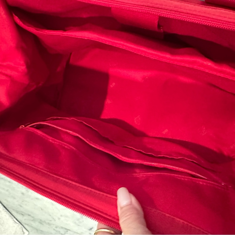 Red mini weekender by Beis - Text Me When You Land - Picture 6 of 7
